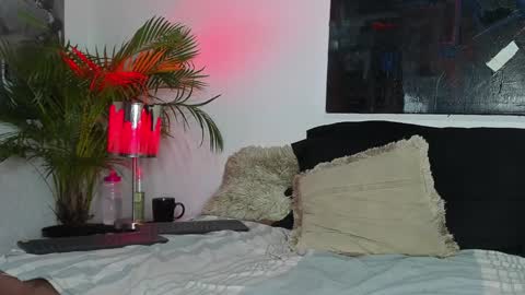 Snapshot of markus_latin chatting on 12-19-24, 04:02 Markus latin online show from 12-19-24, 04:02