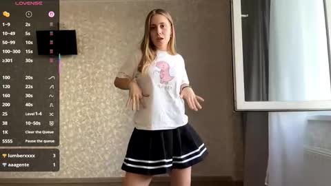 Snapshot of marlenagehlert chatting on 09-12-25, 02:28 Olivia online show from 09-12-25, 02:28