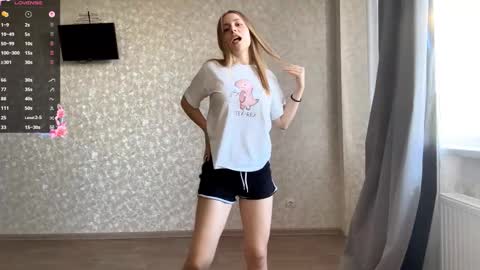 Snapshot of marlenagehlert chatting on 10-07-25, 01:08 Olivia online show from 10-07-25, 01:08