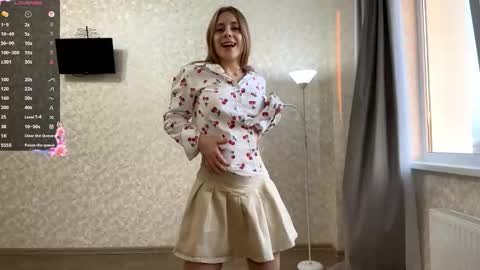 Snapshot of marlenagehlert chatting on 11-08-25, 01:22 Olivia online show from 11-08-25, 01:22