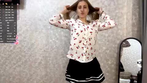 Snapshot of marlenagehlert chatting on 11-17-25, 02:01 Olivia online show from 11-17-25, 02:01