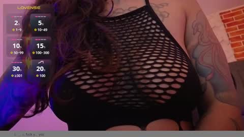 Snapshot of marllena chatting on 10-27-25, 12:42 mar online show from 10-27-25, 12:42
