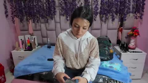 Snapshot of marlyanal chatting on 01-25-25, 07:28 Marly Anal  online show from 01-25-25, 07:28