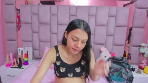 Snapshot of marlyanal chatting on 09-29-25, 01:38 Marly Anal  online show from 09-29-25, 01:38