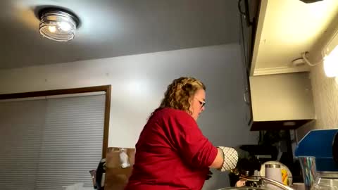 Snapshot of maroon_moon chatting on 02-16-25, 12:19 maroon_moon online show from 02-16-25, 12:19