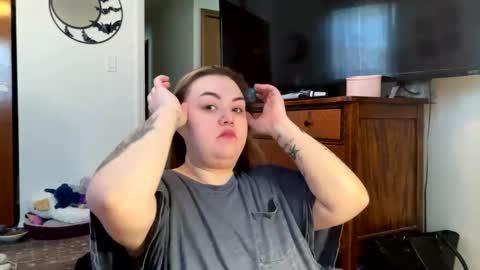 Snapshot of maroon_moon chatting on 02-17-25, 04:59 maroon_moon online show from 02-17-25, 04:59