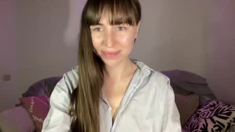 Snapshot of maroonaaa chatting on 10-08-25, 12:25 Mary online show from 10-08-25, 12:25