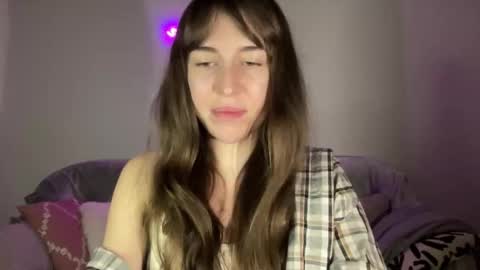 Snapshot of maroonaaa chatting on 10-09-25, 01:09 Mary online show from 10-09-25, 01:09