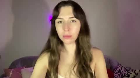 Snapshot of maroonaaa chatting on 11-20-25, 07:57 Mary online show from 11-20-25, 07:57