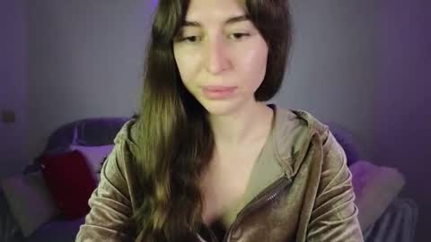 Snapshot of maroonaaa chatting on 12-18-25, 02:23 Mary online show from 12-18-25, 02:23