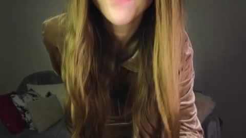 Snapshot of maroonaaa chatting on 01-16-26, 04:11 Mary online show from 01-16-26, 04:11