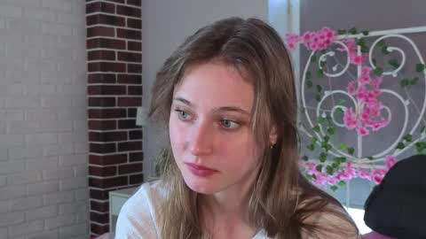 Andriella online show from 04-12-26, 09:36