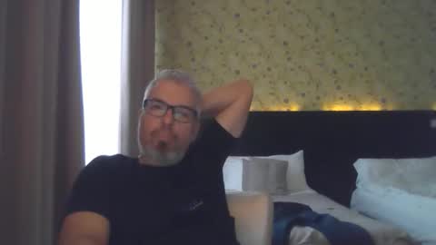 Snapshot of marriedcock1980 chatting on 09-10-25, 04:29 marriedcock1980 online show from 09-10-25, 04:29