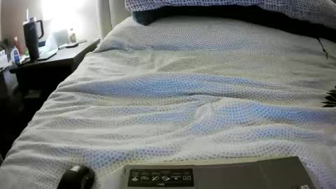 Jess and Nick online show from 11-27-25, 04:03