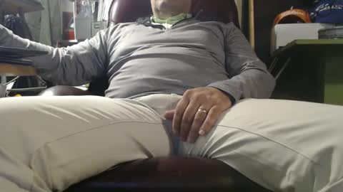 Snapshot of marrieddad19751975 chatting on 09-22-25, 12:56 only fans marrieddad19751975 online show from 09-22-25, 12:56