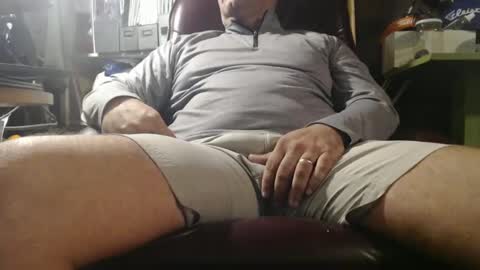 Snapshot of marrieddad19751975 chatting on 10-02-25, 09:27 only fans marrieddad19751975 online show from 10-02-25, 09:27