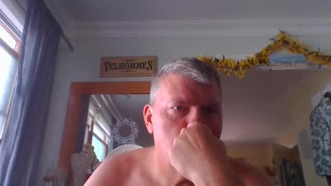 Snapshot of marriedguyold chatting on 05-28-26, 04:26 marriedguyold online show from 05-28-26, 04:26