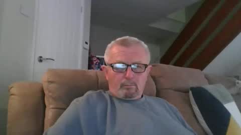 Snapshot of marrrrc chatting on 10-08-25, 12:14 marrrrc online show from 10-08-25, 12:14