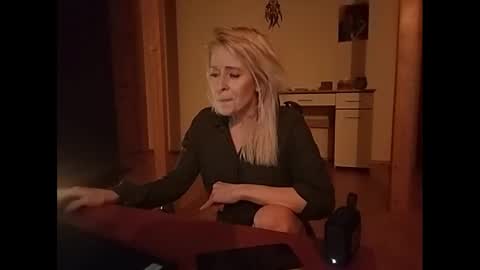 MaryGoRound online show from 01-30-25, 02:38