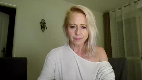 MaryGoRound online show from 10-27-25, 07:07