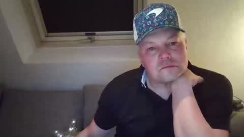 Snapshot of mars0481 chatting on 12-15-24, 08:04 mars0481 online show from 12-15-24, 08:04