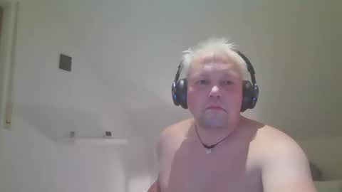 Snapshot of mars0481 chatting on 11-16-25, 09:31 mars0481 online show from 11-16-25, 09:31