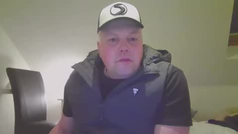 Snapshot of mars0481 chatting on 11-18-25, 10:14 mars0481 online show from 11-18-25, 10:14