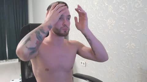 Snapshot of marselle_looker chatting on 01-12-25, 01:53 Marselle online show from 01-12-25, 01:53