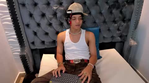 MARSHALL online show from 11-21-25, 01:43