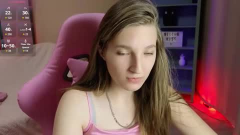 Snapshot of marthalune chatting on 10-11-25, 10:14 Martha online show from 10-11-25, 10:14