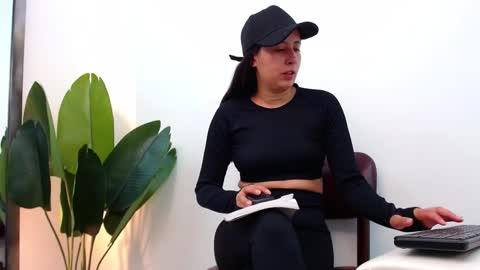 Snapshot of marthina_thompson chatting on 01-02-25, 12:24 marthina thompson online show from 01-02-25, 12:24