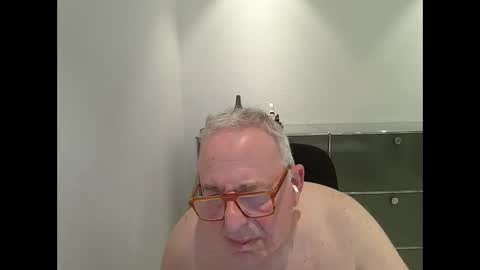 martin_1947 online show from 09-18-25, 10:01