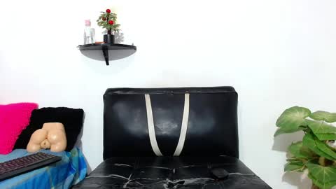 Snapshot of martin_fiit chatting on 05-19-26, 10:27 Martin instagrammartinfiit online show from 05-19-26, 10:27