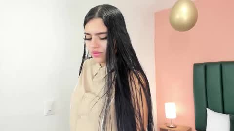 Martina Divine online show from 11-26-25, 11:22