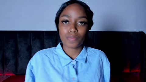 Snapshot of martina_jackson_ chatting on 01-08-25, 12:17 Laura online show from 01-08-25, 12:17