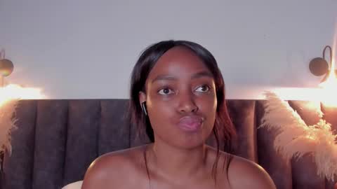 Snapshot of martina_jackson_ chatting on 09-18-25, 08:33 Laura online show from 09-18-25, 08:33