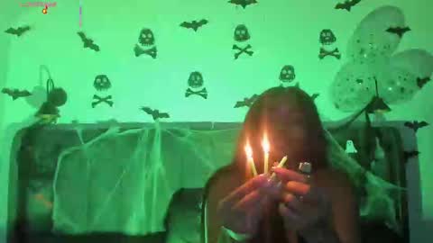 Snapshot of martina_jackson_ chatting on 10-24-25, 10:17 Laura online show from 10-24-25, 10:17