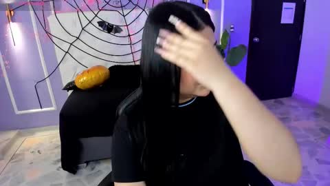 Snapshot of martina_saenz1 chatting on 10-29-25, 08:10 Martina online show from 10-29-25, 08:10