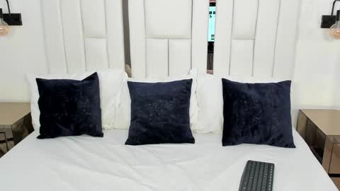 Martina Black online show from 01-18-25, 08:19