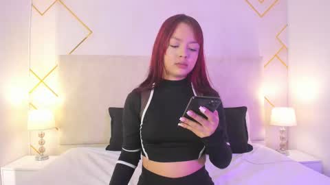 Snapshot of martinaa_garcia chatting on 11-24-25, 07:46 Martina online show from 11-24-25, 07:46