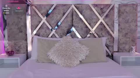 Snapshot of martinagarcia__ chatting on 11-14-25, 07:56 Martina Garcia online show from 11-14-25, 07:56