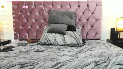 Snapshot of martinamadisson chatting on 12-26-24, 11:35 Martina online show from 12-26-24, 11:35