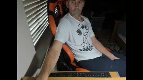 Snapshot of martinireland chatting on 11-14-25, 11:53 Martin online show from 11-14-25, 11:53