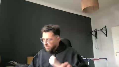 Snapshot of martinmagic467659 chatting on 12-14-25, 11:15 martinmagic467659 online show from 12-14-25, 11:15