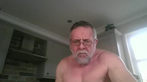 martinrgbxxxx online show from 12-31-24, 09:53