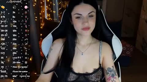 Snapshot of mary___moore chatting on 01-08-25, 05:05 Maria online show from 01-08-25, 05:05