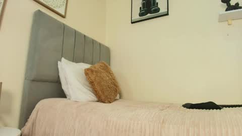 mary_cute9 online show from 04-22-26, 11:56