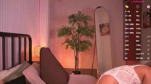 Snapshot of mary_funny chatting on 06-17-26, 07:15 Mary online show from 06-17-26, 07:15
