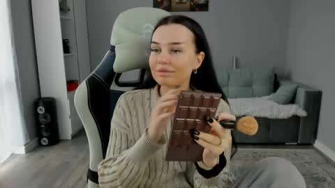 mary_jain13 online show from 10-28-25, 08:29