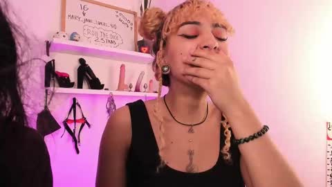 Snapshot of mary_jane_lovers chatting on 02-14-25, 03:11 Mary Jane online show from 02-14-25, 03:11